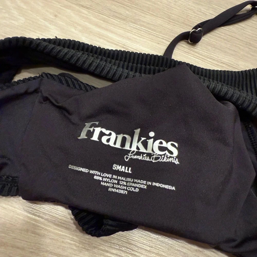 Frankie’s Ribbed Black Bikini Top